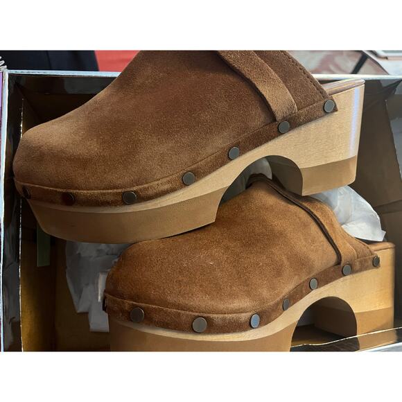 NEW Andre Assous Olivia Suede Featherweights Clog  Women SZ 6.5 - Picture 4 of 6